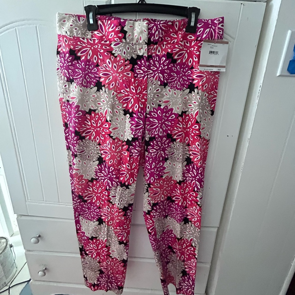 NWT PAPPAGALO Colorful Floral Pants W/Tailored Waist and Tapped Legs, Flattering - Picture 4 of 11